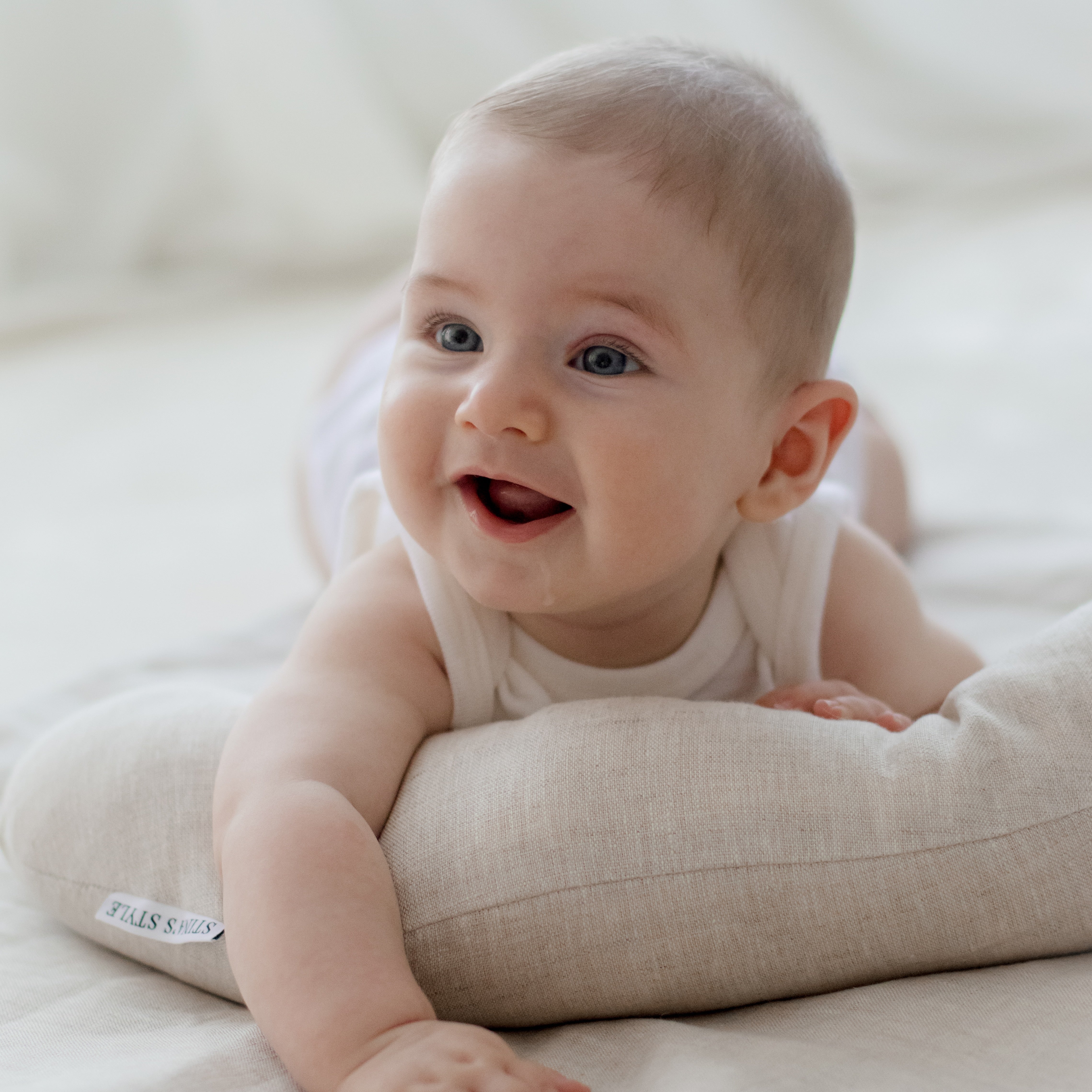 Tummy Time Pillow | Natural Linen & Wool