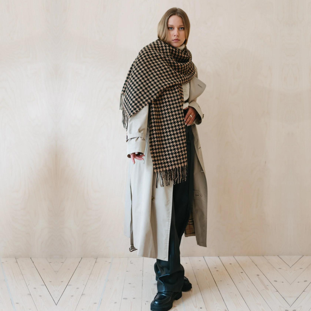 Lambswool Oversized Scarf | Camel Houndstooth